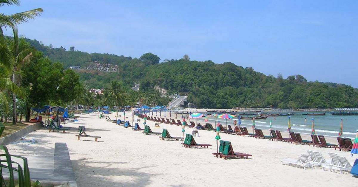 شاطئ باتونج