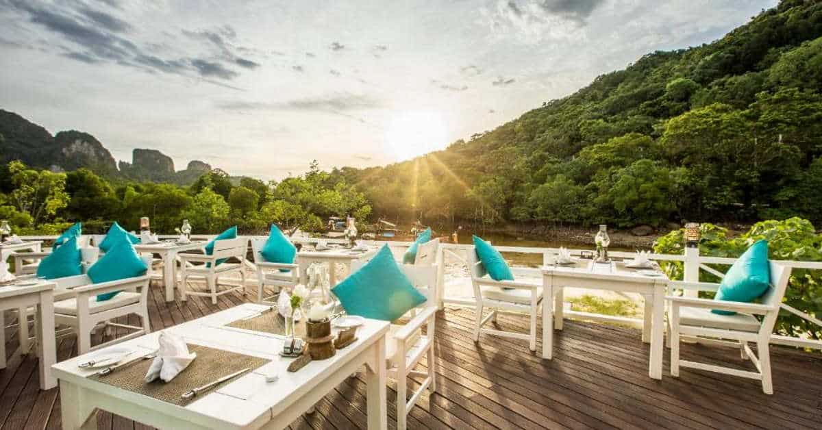 Resort sulla spiaggia del villaggio di Phi Phi Island